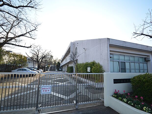 横浜市立高田中学校 400m 徒歩6分。部活などで帰りが遅くなっても安心の距離です。
