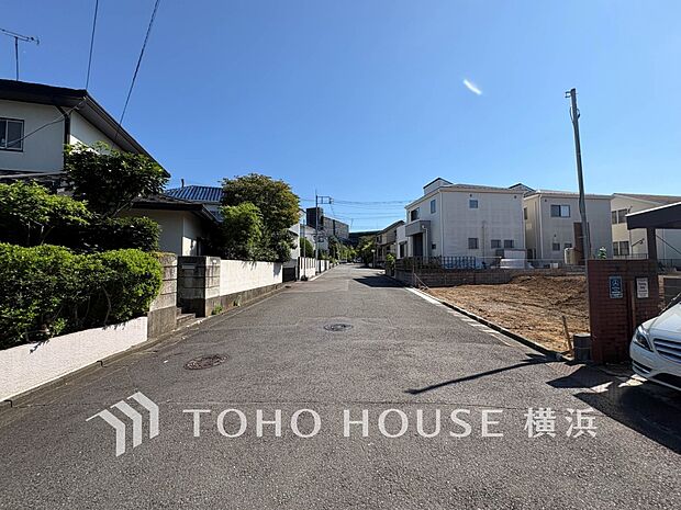 穏やかな住環境で子育てファミリーにもおすすめです。(2026年7月撮影)