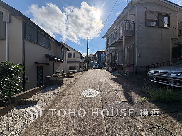 生活利便に優れた住環境に立地し、ゆとりある生活が送れます。(2026年7月撮影)