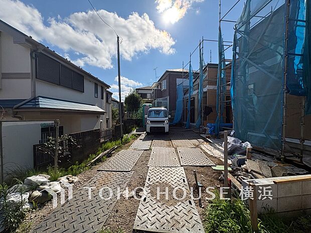 良質な環境に暮らす永住の邸がここに誕生します。(2026年7月撮影)