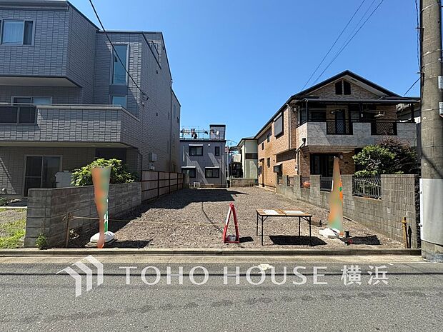 暖かな陽光と爽やかな風がハーモニーを奏でる上質な空間を愉しむ暮らし。(2026年7月撮影)