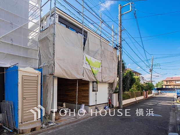 美しい街並みと穏やかな住環境でやすらぎの暮らしを叶えます。(2026年7月撮影)