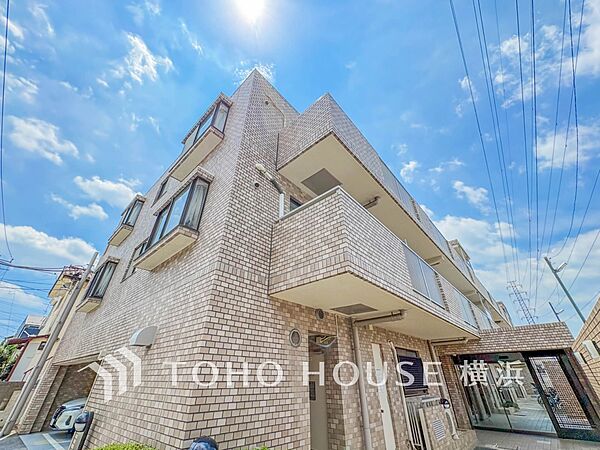 帰宅されるご家族や訪れる方を優しく迎え、安らぎに満ちた生活空間を予感させてくれます。