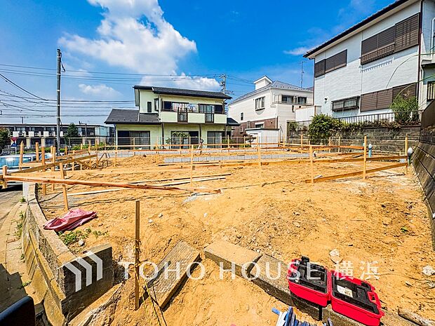 表現された空間は豊かな光と風を纏い、暮らしの時間を豊かにしてくれます。(2026年7月撮影)