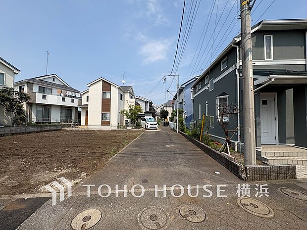 穏やかな住環境で子育てファミリーにもおすすめです。（2026年7月撮影）