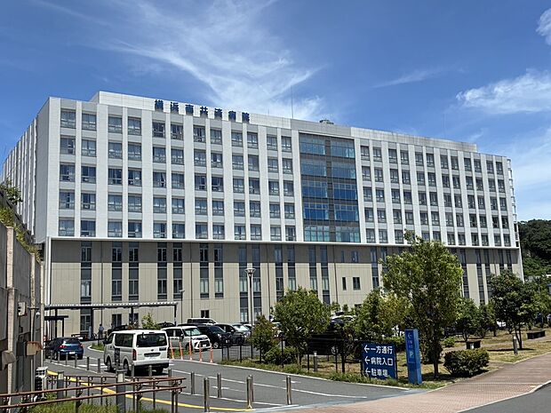 国家公務員共済組合連合会横浜南共済病院 850m 内科、小児科、循環器科、外科、産婦人科などの診療科がある総合病院。健康診断などの受付も行っています。