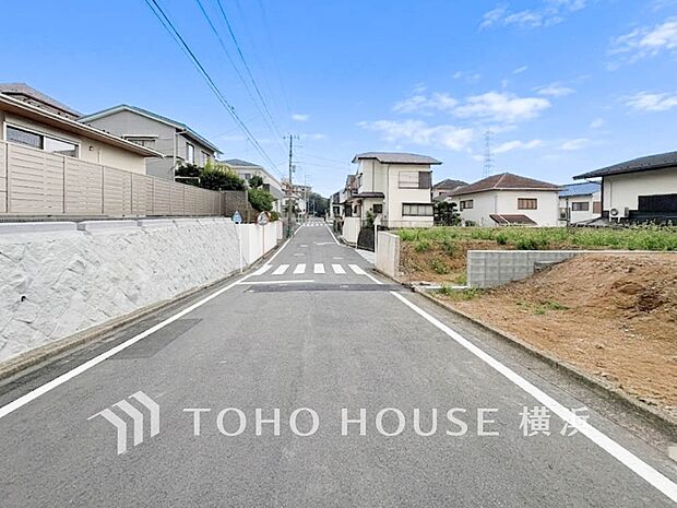 穏やかな住環境で子育てファミリーにもおすすめです。(2026年7月撮影)
