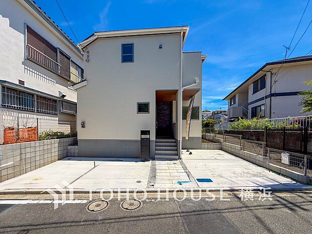 お住まいの顔となる玄関。住まう方のプライドを満たすクオリティを備えています。