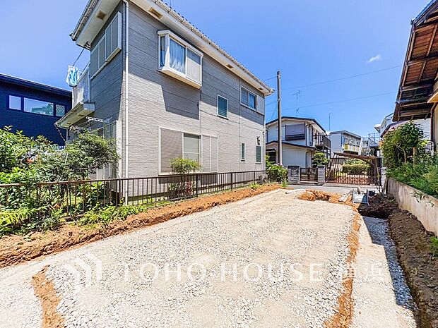 美しい街並みと穏やかな住環境でやすらぎの暮らしを叶えます。(2026年7月撮影)