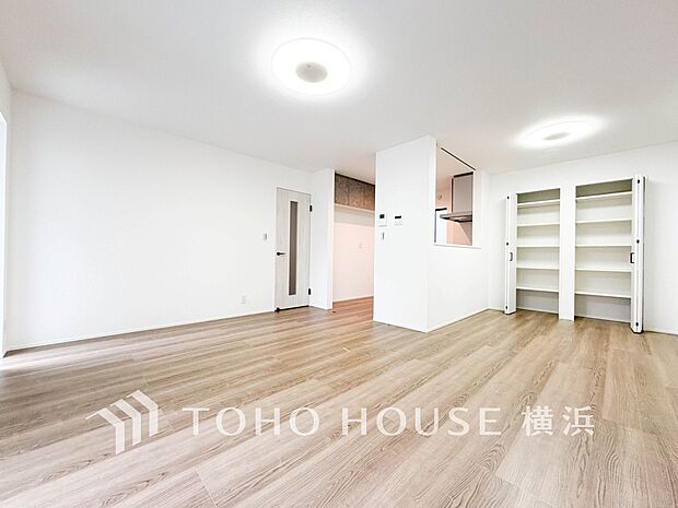 家族と過ごす時間を大切にしたい方にぴったりの明るくゆとりある住空間です。
