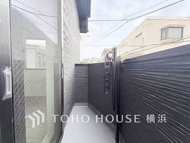 お部屋にも爽やかな風と暖かく柔らかな日差しが差し込み、毎日の暮らしを豊かに彩ります。