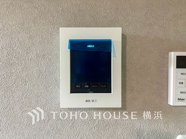誰が来てもわかる様にモニター付きインターホンを設置。快適と安らぎを合わせた優しい設計。