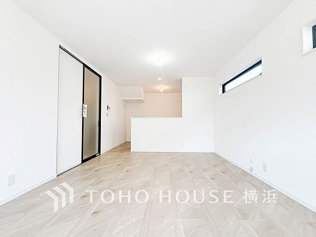 家族と過ごす時間を大切にしたい方にぴったりの明るくゆとりある住空間です。