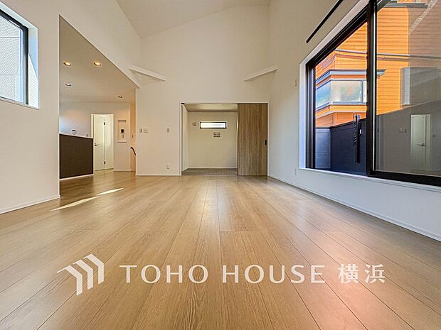 家族と過ごす時間を大切にしたい方にぴったりの明るくゆとりある住空間です。