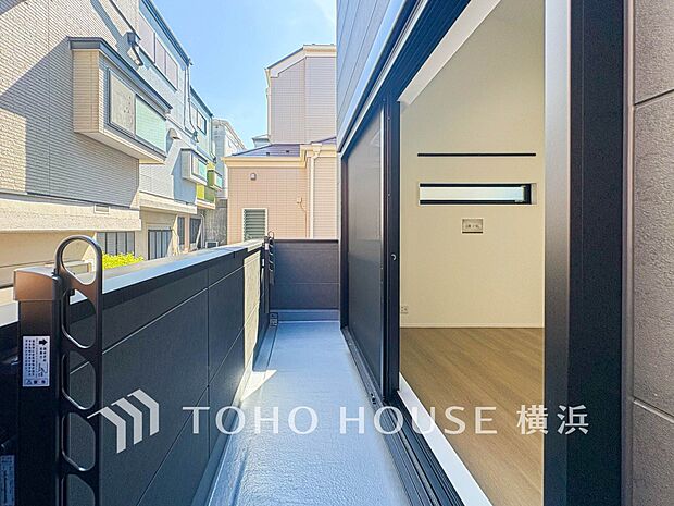 お部屋にも爽やかな風と暖かく柔らかな日差しが差し込み、毎日の暮らしを豊かに彩ります。