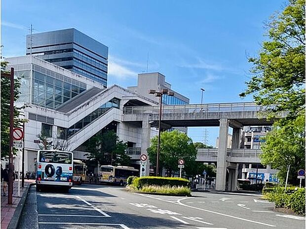 JR横須賀線・湘南新宿ライン『東戸塚』駅 2000m JR横須賀線、湘南新宿ラインが利用できます。「横浜」駅へ約9分、「品川」駅へ約32分。