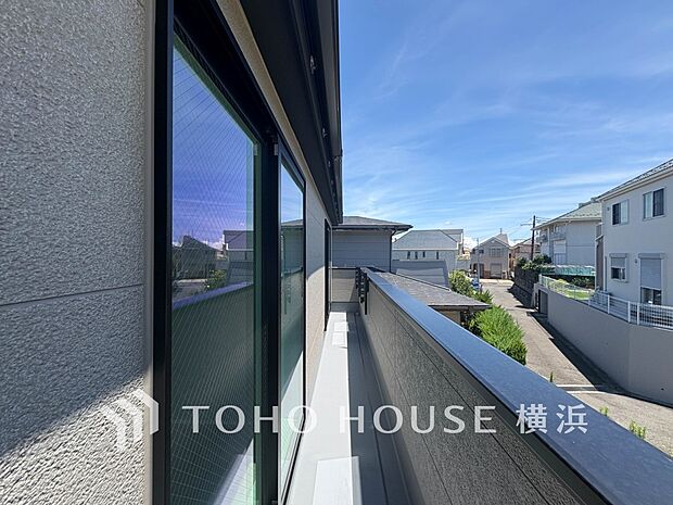 お部屋にも爽やかな風と暖かく柔らかな日差しが差し込み、毎日の暮らしを豊かに彩ります。