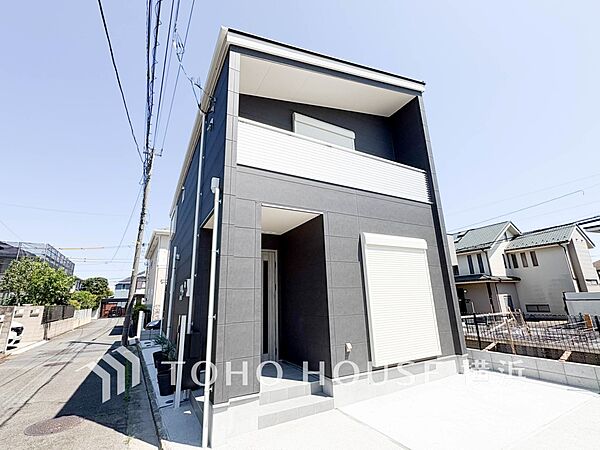 お住まいの顔となる玄関。住まう方のプライドを満たすクオリティを備えています。