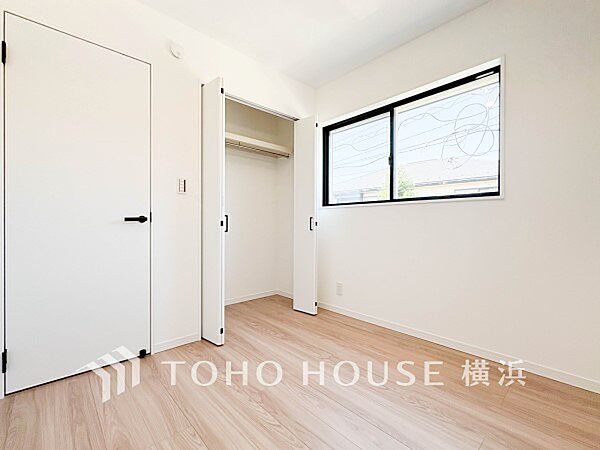心地よい光と風があふれています。プライベートな自分時間を快適に過ごせるお部屋。