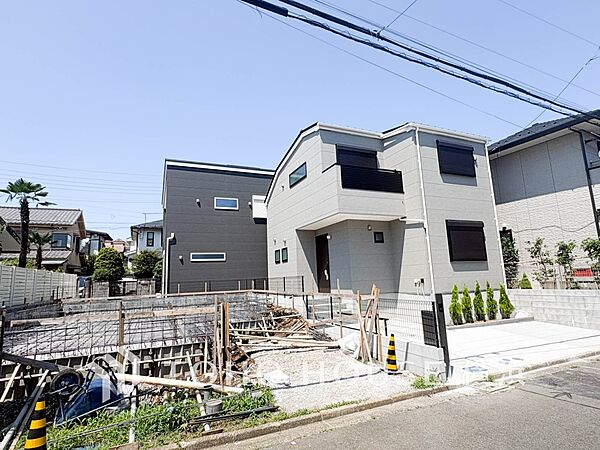 爽やかな青空の下に贅沢なほどに降り注ぐ陽光、豊かな居住性と、クオリティが見事に調和した住空間。