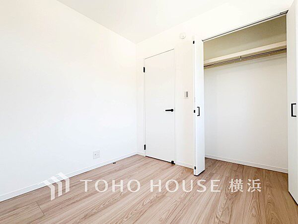 収納スペースもあり、生活しやすい居住スペースです。