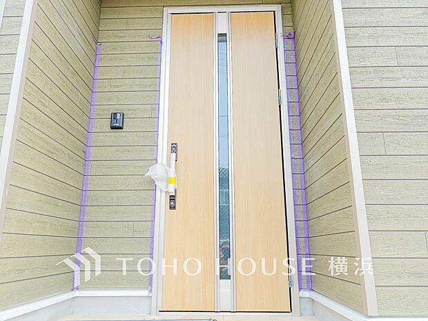 お住まいの顔となる玄関。住まう方のプライドを満たすクオリティを備えています。
