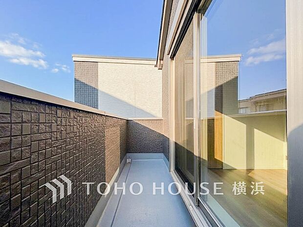 お部屋にも爽やかな風と暖かく柔らかな日差しが差し込み、毎日の暮らしを豊かに彩ります。