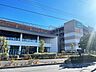 周辺：アピタ横浜綱島店　120m　アピタテラス横浜綱島店内にあるスーパー。新鮮な食品や日用品を取り揃えています。 