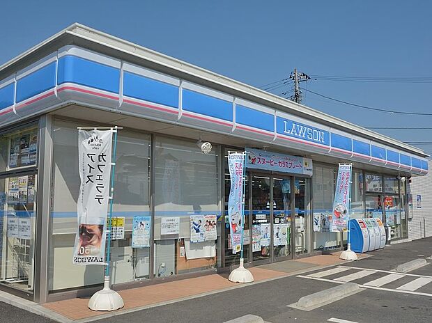 ローソン泉新橋町店 450m 近くにあるとちょっとした買い物にも便利ですね。