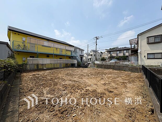 四季折々の変化を楽しめる心地よい場所となりそうなロケーションです。(2026年7月撮影)