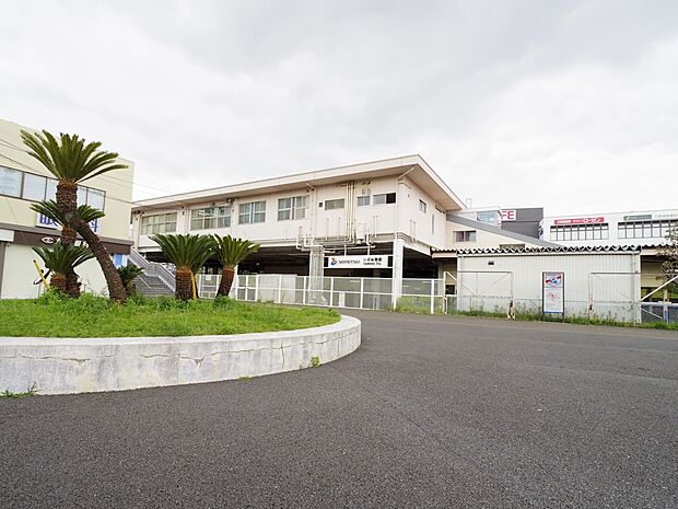 相鉄いずみ野線「いずみ野」駅　2600m　特急停車駅。横浜駅までの所要時間は特急乗車で約18分。乗り換えにも便利な駅です。   