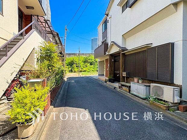 穏やかな住環境で子育てファミリーにもおすすめです。(2026年7月撮影)