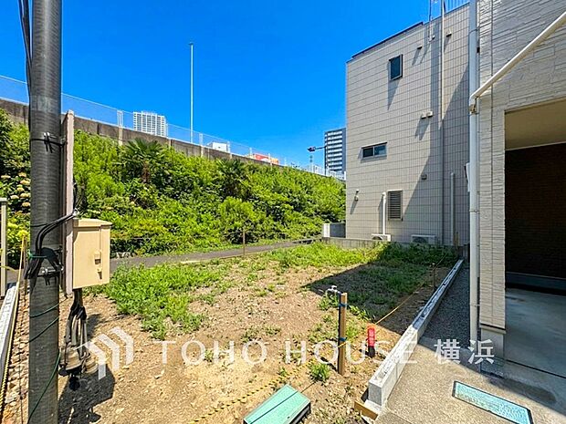 美しい街並みと穏やかな住環境でやすらぎの暮らしを叶えます。(2026年7月撮影)