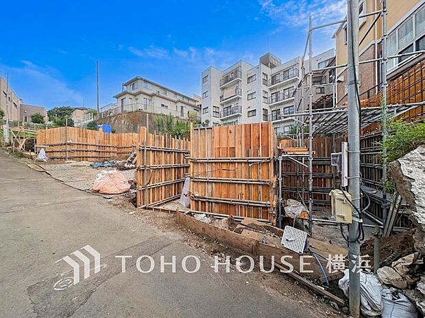 街並み全体のデザインへの拘りと充実した設備はきっとご満足いただける筈。(2026年7月撮影)