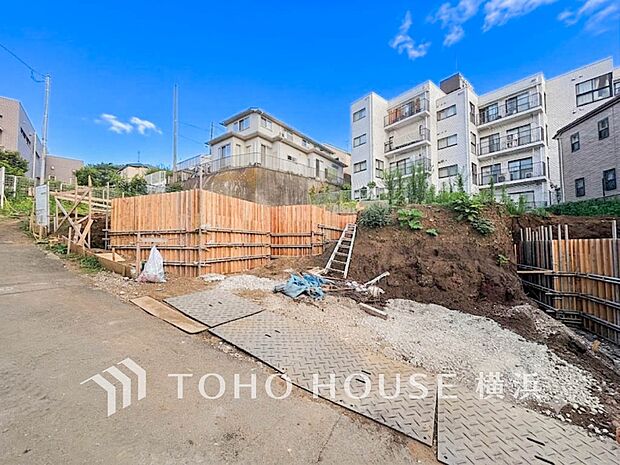 生活利便に優れた住環境に立地し、ゆとりある生活が送れます。(2026年7月撮影)