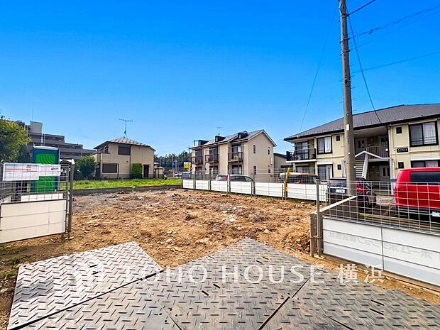 良質な環境に暮らす永住の邸がここに誕生します。(2026年7月撮影)