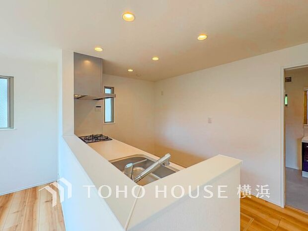 集いの場、憩いの場としての快適性を求めたやすらぎの空間です。