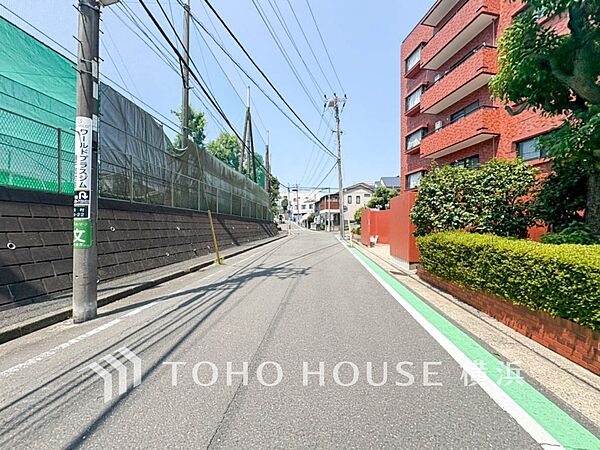 生活利便に優れた住環境に立地し、ゆとりある生活が送れます。