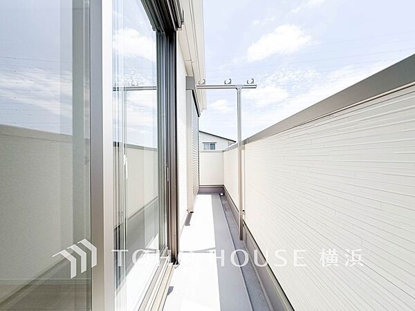 お部屋にも爽やかな風と暖かく柔らかな日差しが差し込み、毎日の暮らしを豊かに彩ります。