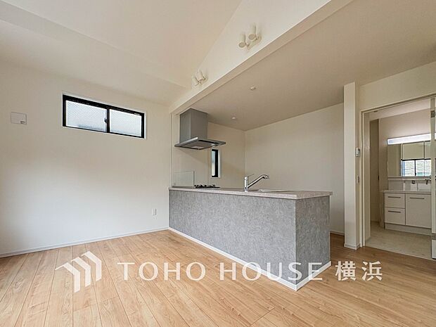 集いの場、憩いの場としての快適性を求めたやすらぎの空間です。