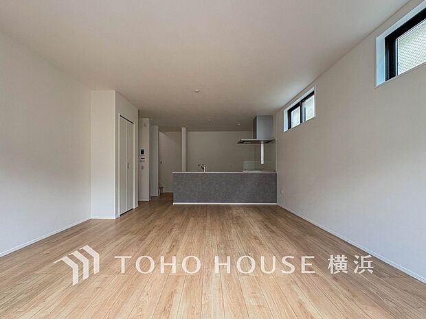 家族と過ごす時間を大切にしたい方にぴったりの明るくゆとりある住空間です。