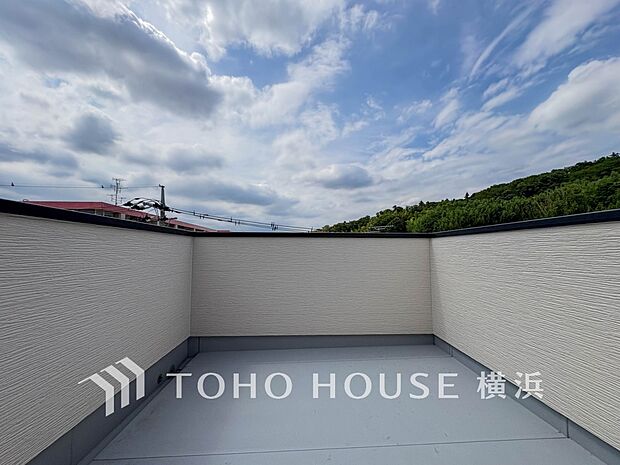 お部屋にも爽やかな風と暖かく柔らかな日差しが差し込み、毎日の暮らしを豊かに彩ります。