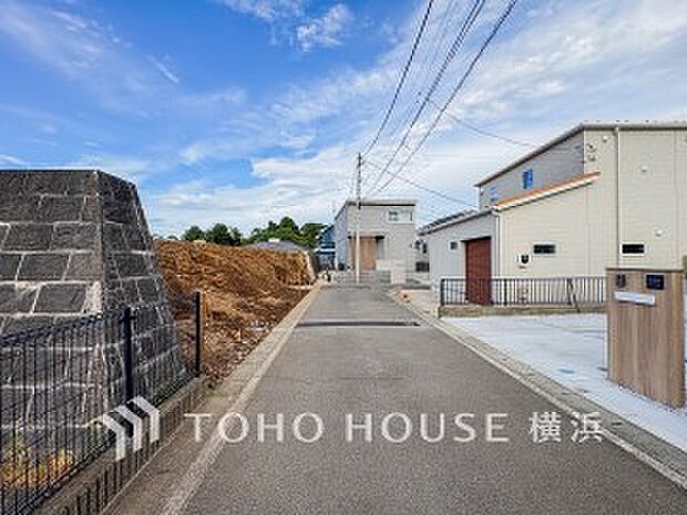 穏やかな住環境で子育てファミリーにもおすすめです。（2026年7月撮影）