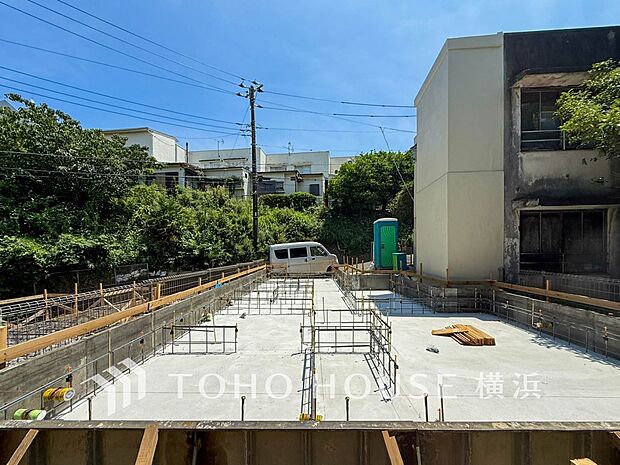 良質な環境に暮らす永住の邸がここに誕生します。(2026年7月撮影)