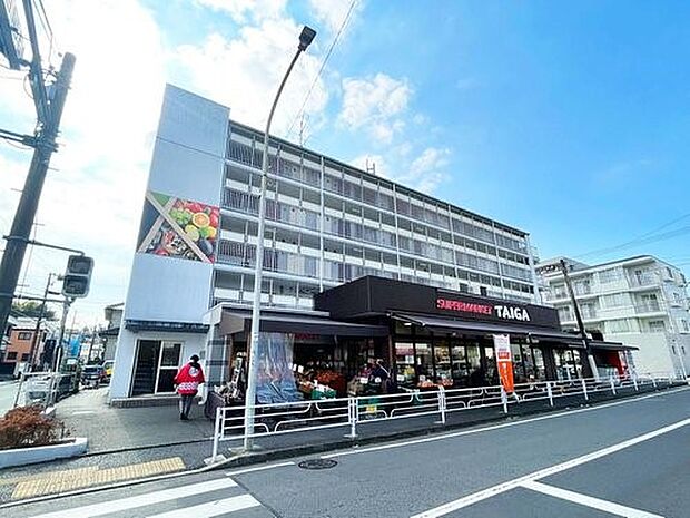 スーパー生鮮館TAIGA永田店 1000m 毎週日曜日には朝市を開催中です。毎日の食卓に並ぶ食材が豊富に揃います。