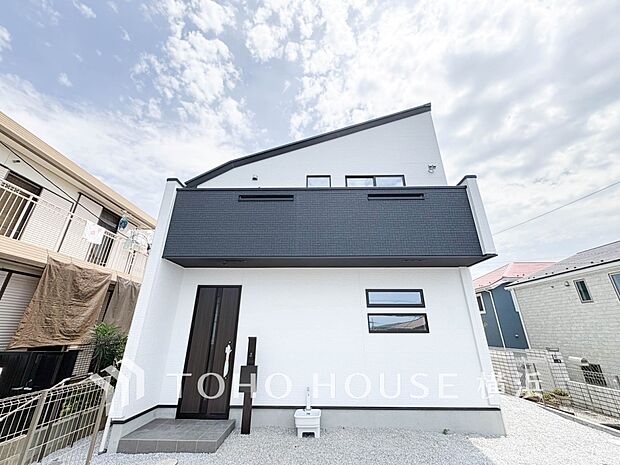 お住まいの顔となる玄関。住まう方のプライドを満たすクオリティを備えています。