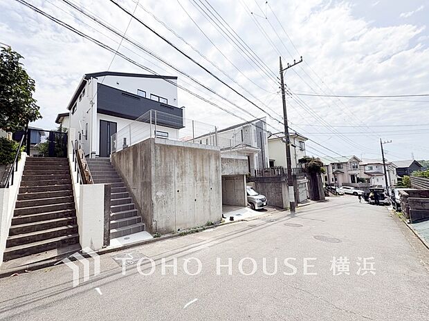 生活利便に優れた住環境に立地し、ゆとりある生活が送れます。