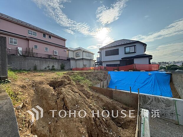 街並み全体のデザインへの拘りと充実した設備はきっとご満足いただける筈。(2026年7月撮影)