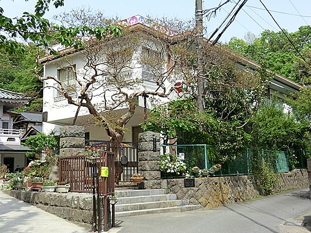岩瀬保育園 650m 昭和23年(1948年)創立。長い保育の歴史の中で培われた日々の保育がゆったりと行なわれています。