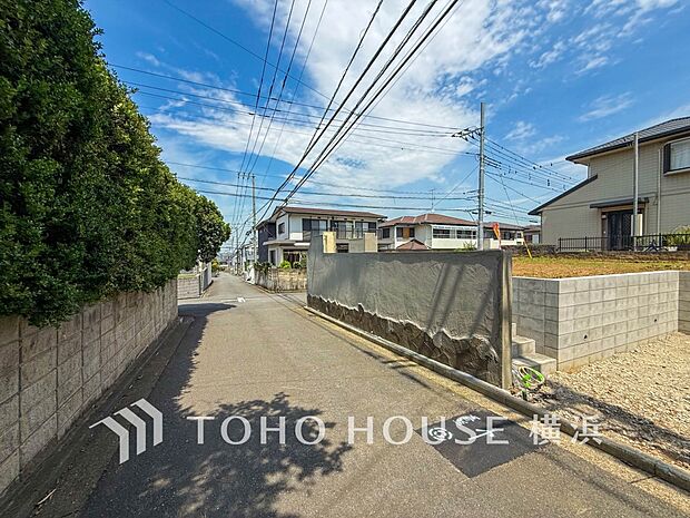 穏やかな住環境で子育てファミリーにもおすすめです。(2026年7月撮影)